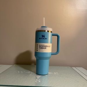 Stanley Flowstate Quencher H2.0 Tumbler 40 oz Pool